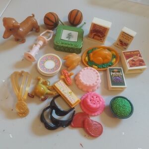 Vintage Lot Barbie Food & Accesories